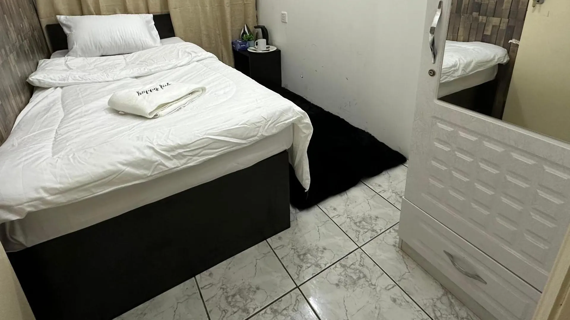 Hostel Phenomenal Room 
